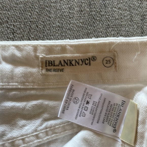 Distressed Shorts - Picture 3 of 4